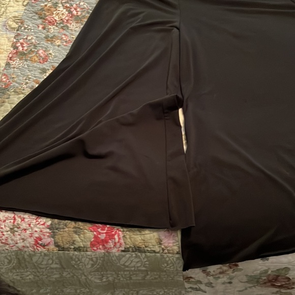 Polyester spandex wide leg capris - Picture 4 of 4